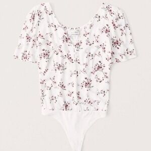 Abercrombie & Fitch Womens Floral Bodysuit Smocked V Neck Short‎ Sleeve XS